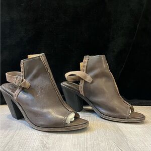 Womans FRYE Izzy Artisan Sling, Sz 9.5c Charcoal
